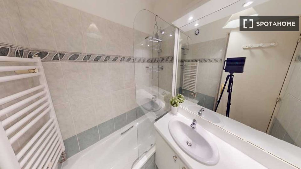 Double room Lyon, 4 beds, 90m² — photo 3