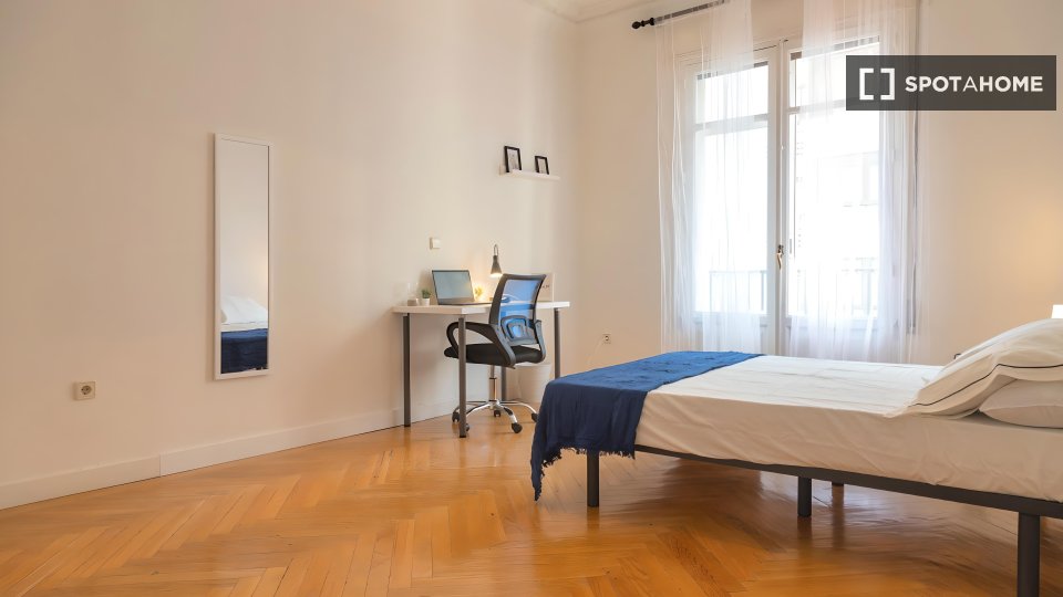 Double room Madrid, 7 beds — photo 6