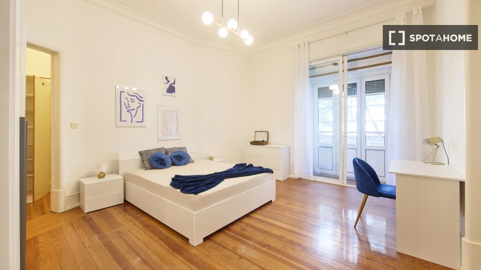 Double room Lisbon, 9 beds — photo 10