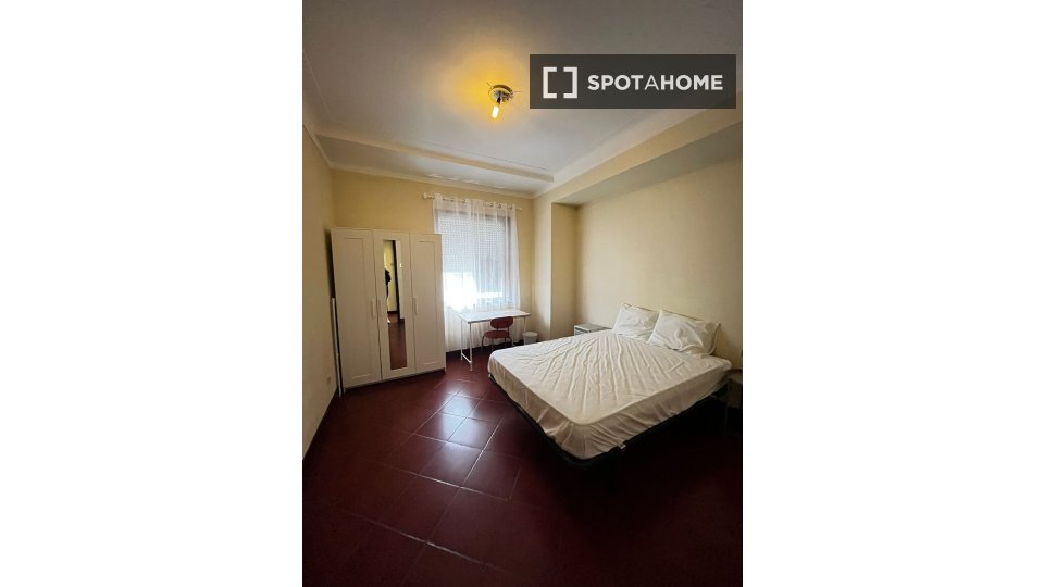 Double room Porto, 5 beds — photo 1