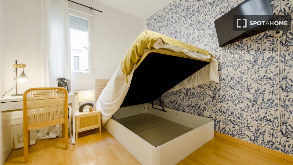 Double room Madrid, 4 beds, 70m² — photo 3