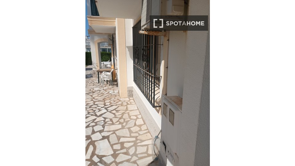 Apartment mono Almeria, 56m² — photo 1