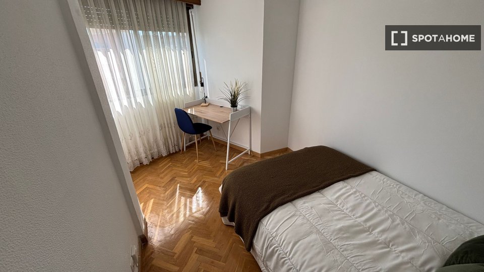 Double room Madrid, 9 beds, 200m² — photo 12