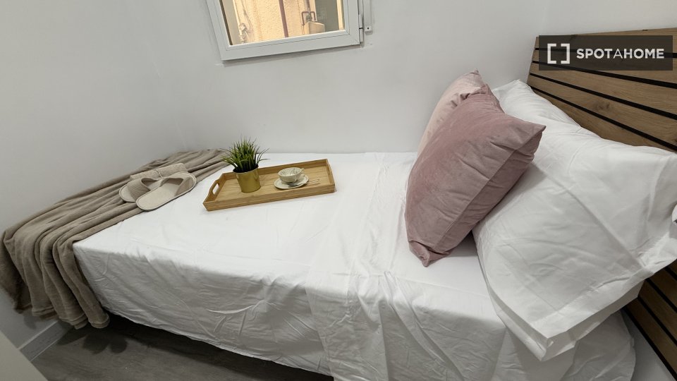 Double room Madrid, 4 beds — photo 2