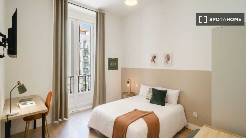 Double room Madrid, 16 beds — photo 27