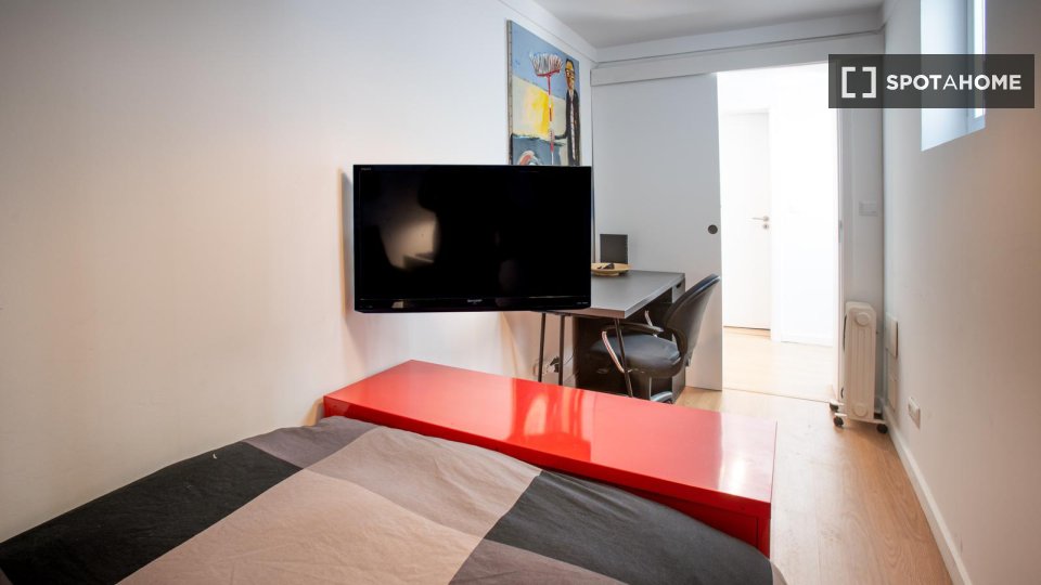 Apartment Lisbon, 1 bed — photo 4