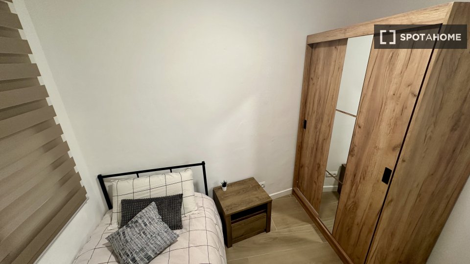 Double room Barcelona, 4 beds, 70m² — photo 20