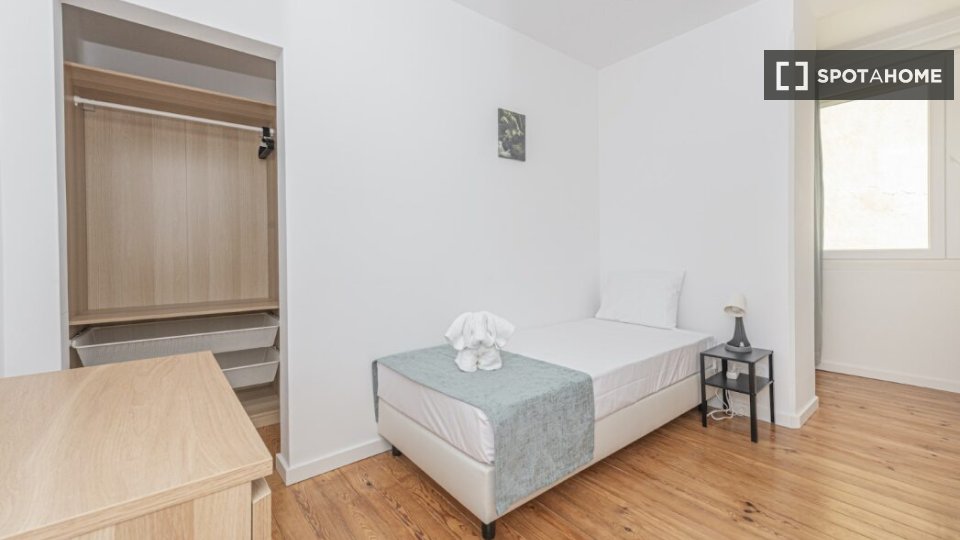 Double room Lisbon, 6 beds — photo 5