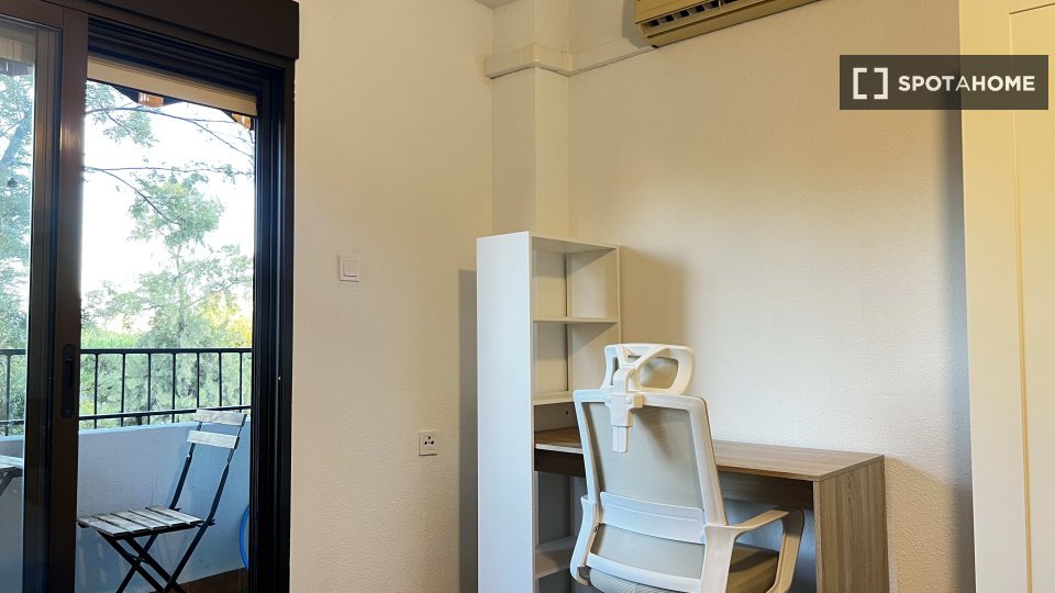 Double room Valencia, 5 beds — photo 8