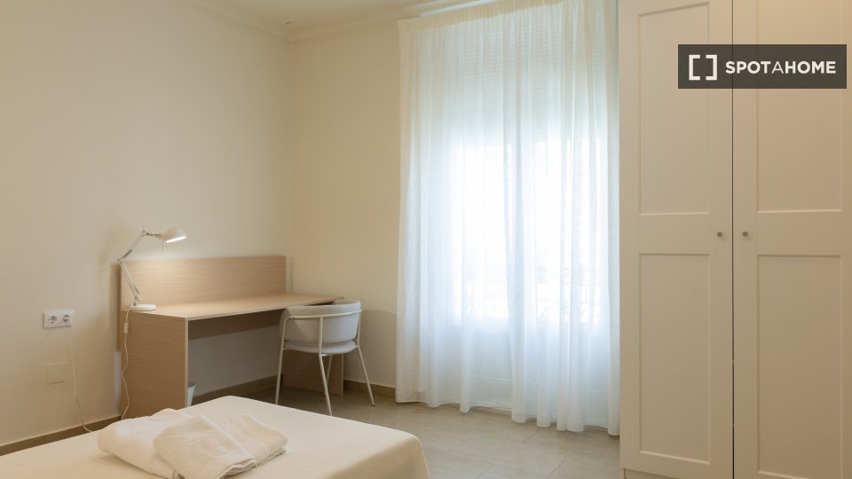 Chambre double Valence, 6 chambres, 100m² — photo 19