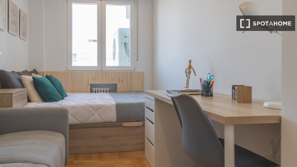 Double room Madrid, 5 beds — photo 3
