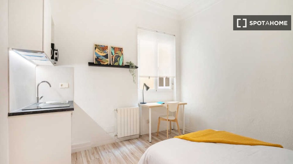 Double room Madrid, 4 beds — photo 37