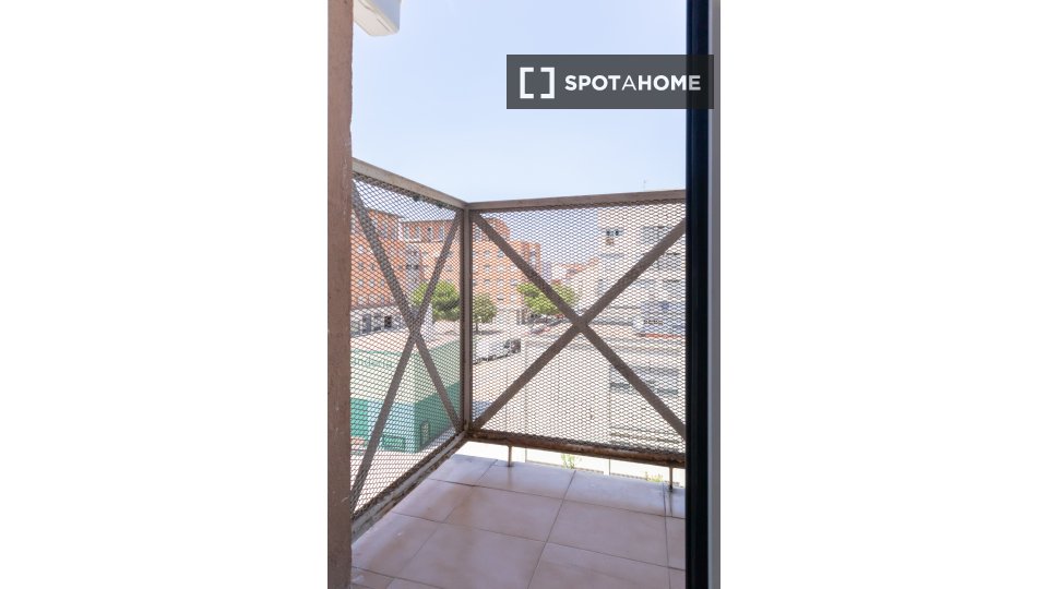 Double room Madrid, 6 beds, 200m² — photo 5
