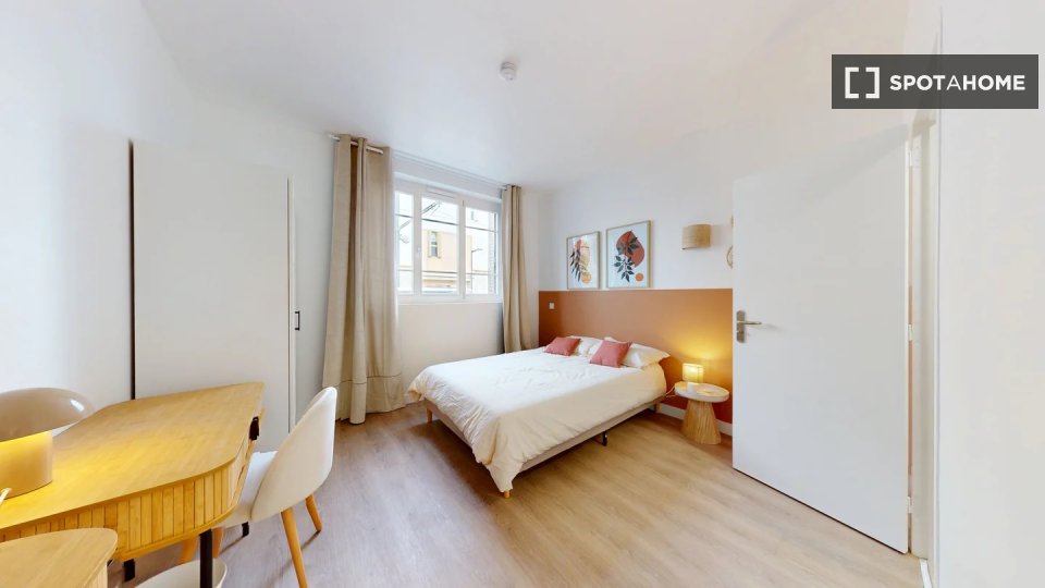 Double room Lyon, 17 beds — photo 1