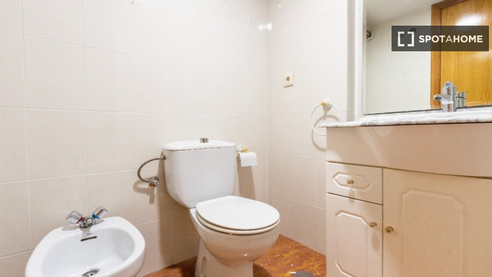 Double room Alicante, 7 beds, 150m² — photo 9