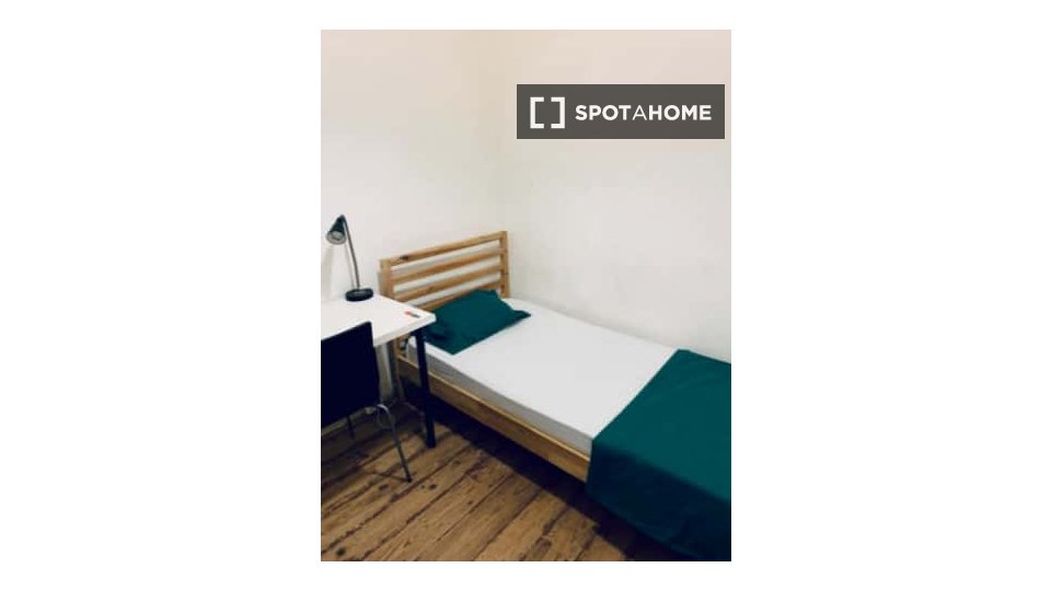 Double room Lisbon, 9 beds — photo 22