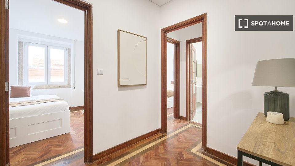 Double room Lisbon, 9 beds — photo 8