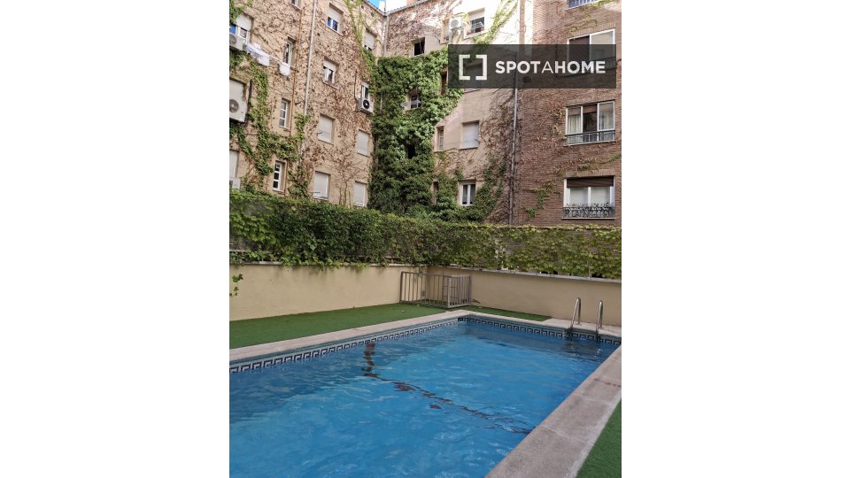 Double room Madrid, 6 beds — photo 30