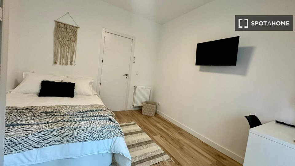 Double room Madrid, 7 beds — photo 18
