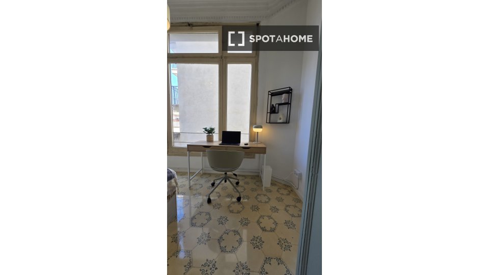 Double room Barcelona, 7 beds, 210m² — photo 16