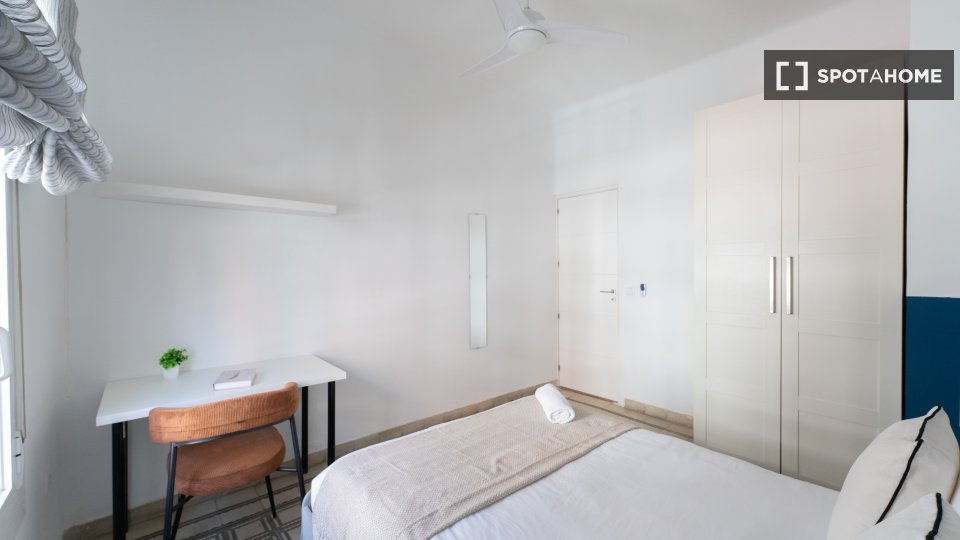 Double room Madrid, 6 beds — photo 18