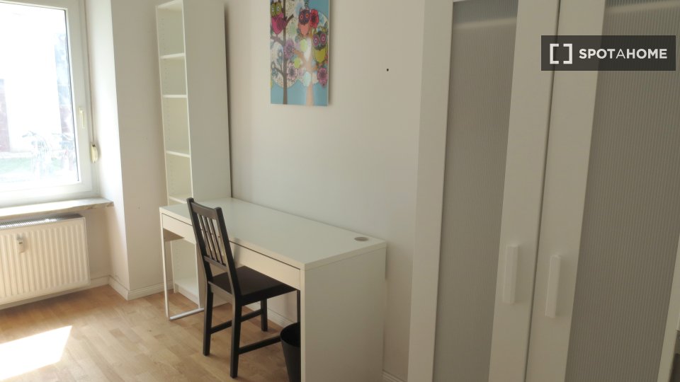 Double room Berlin, 3 beds, 63m² — photo 17