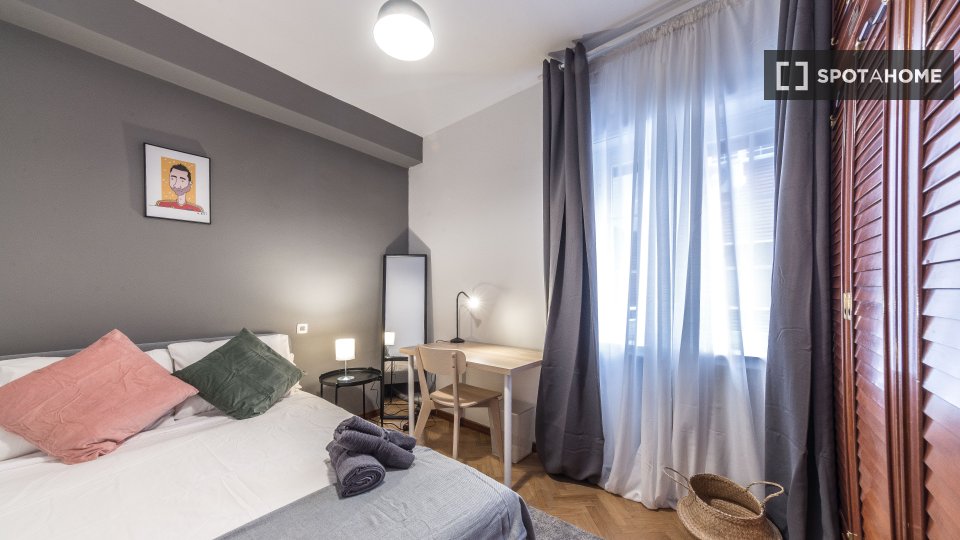 Double room Madrid, 5 beds, 130m² — photo 12