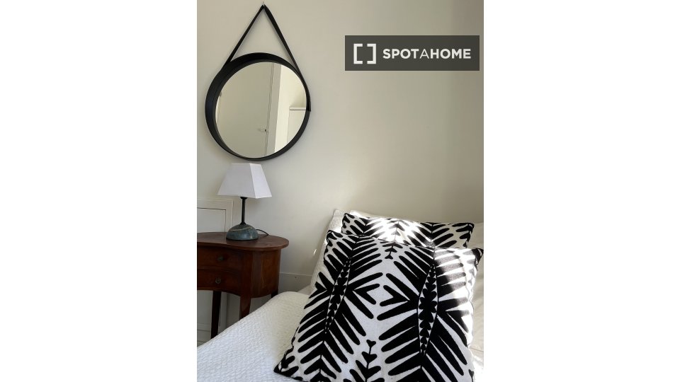 Double room Seville, 1 bed, 200m² — photo 2