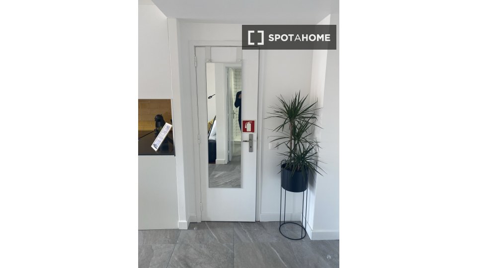 Apartment mono Lisbon, 50m² — photo 23