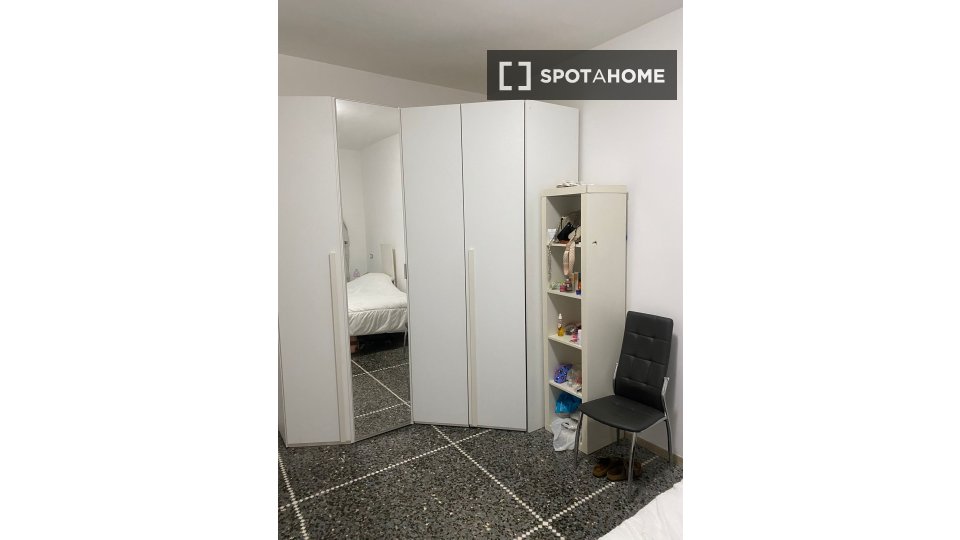 Double room Rome, 3 beds — photo 7