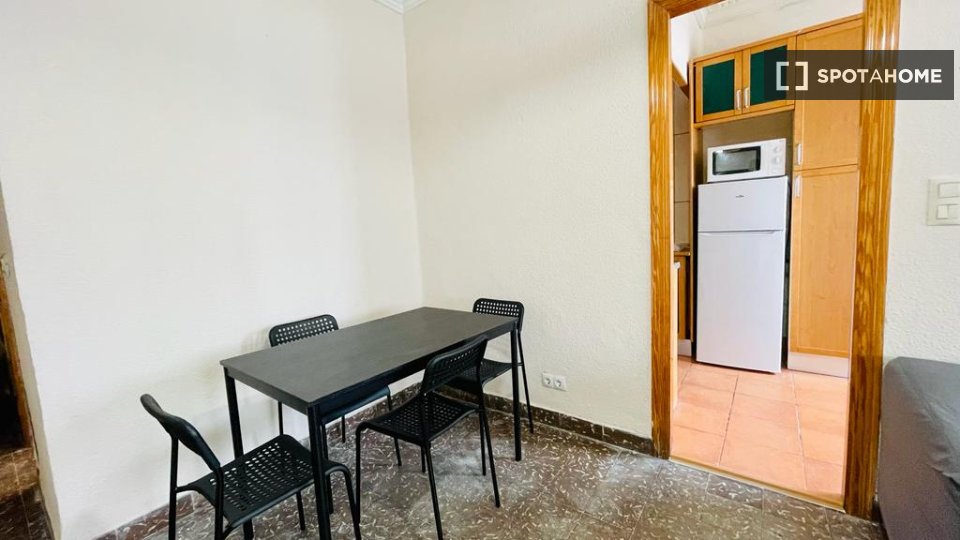 Apartment Valencia, 3 beds, 69m² — photo 11