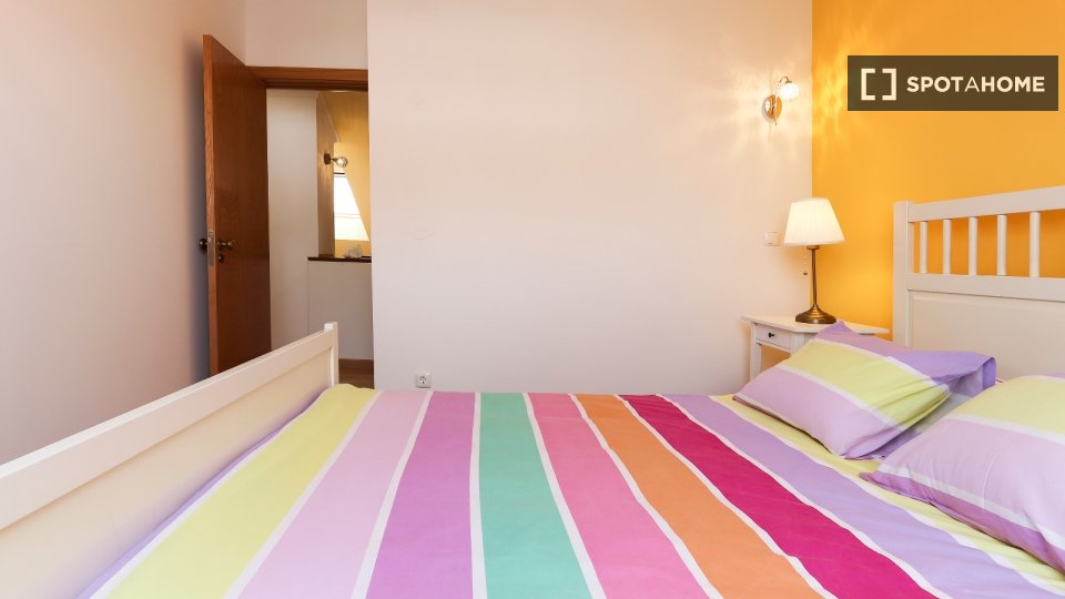 Double room Lisbon, 2 beds — photo 14