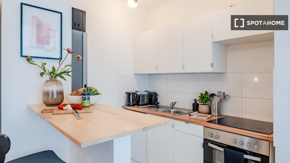 Apartment Berlin, 2 beds, 38m² — photo 2