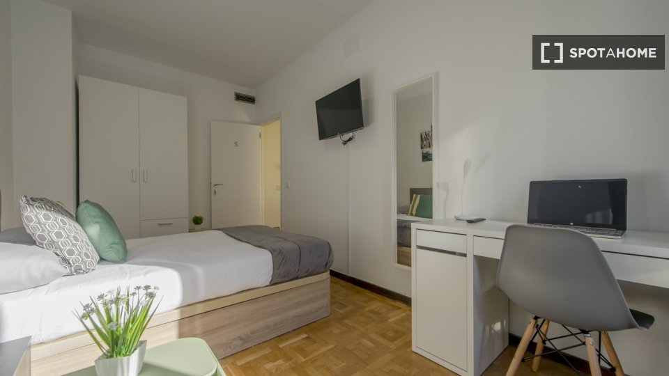 Double room Madrid, 9 beds, 220m² — photo 6