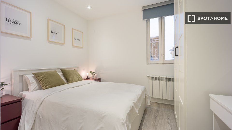 Double room Madrid, 2 beds, 60m² — photo 2