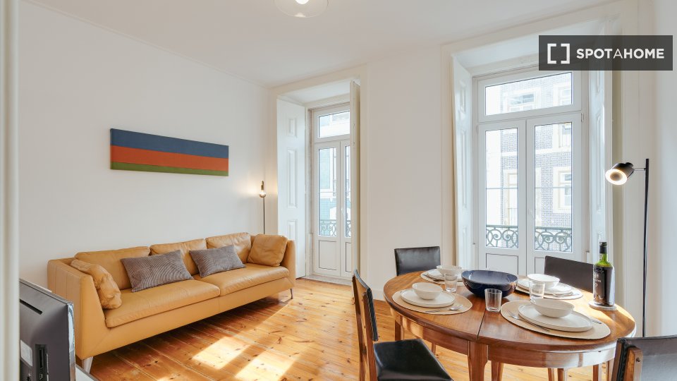 Apartment Lisbon, 2 beds, 75m² — photo 9