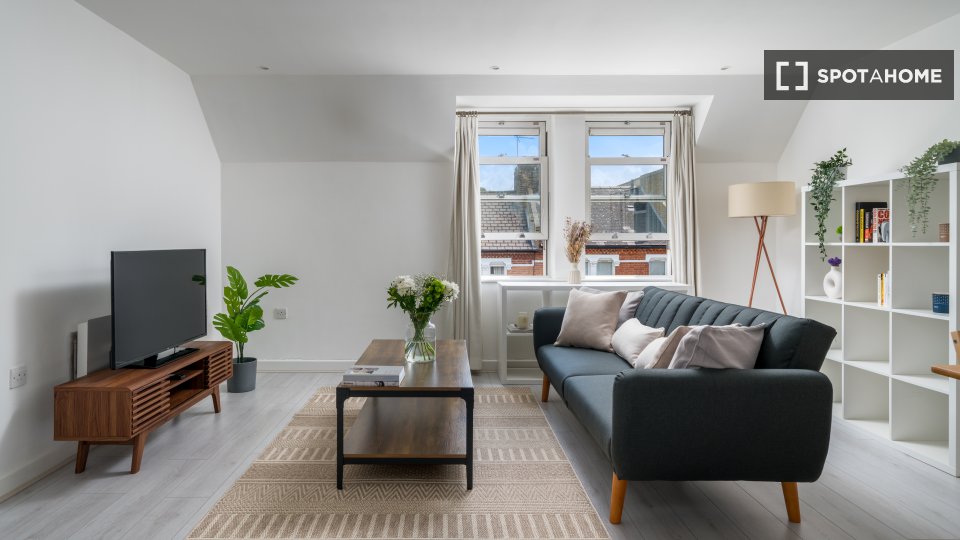 Apartment London, 2 beds, 75m² — photo 15