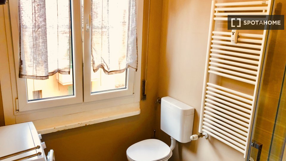 Double room Bologna, 4 beds, 118m² — photo 9