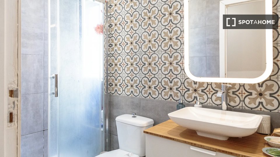 Double room Lisbon, 4 beds — photo 14