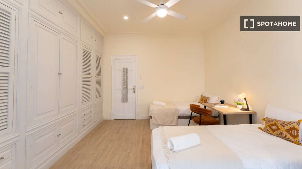 Double room Madrid, 9 beds — photo 6