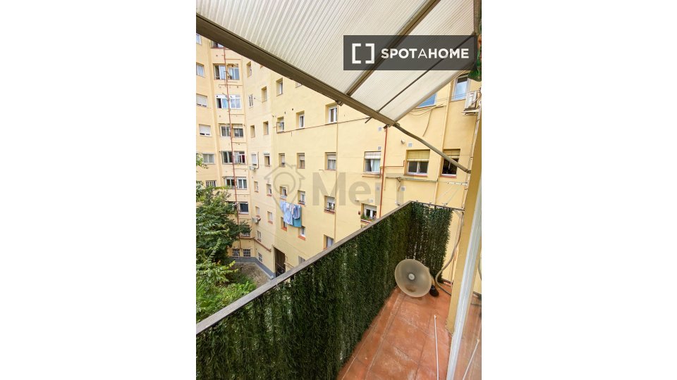 Double room Madrid, 5 beds — photo 3