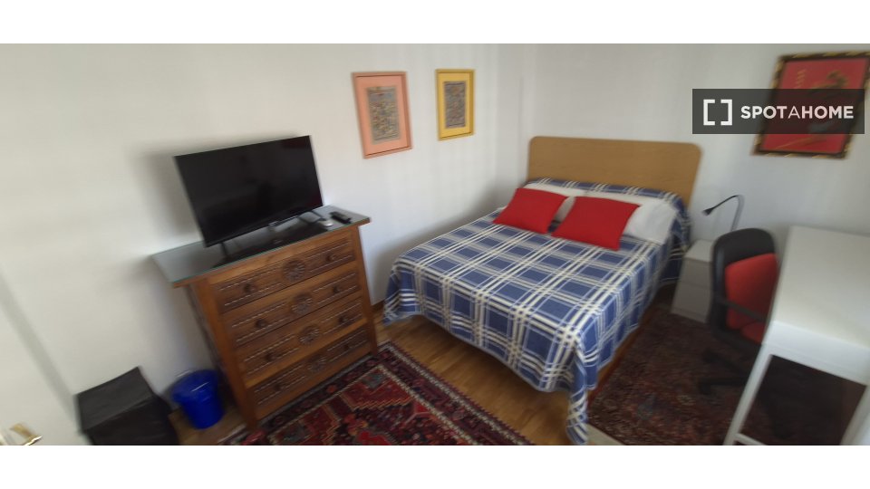Double room Madrid, 1 bed, 120m² — photo 39