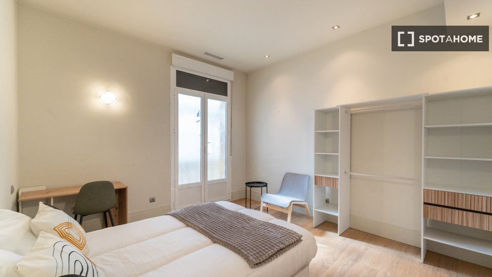 Double room Madrid, 6 beds — photo 2