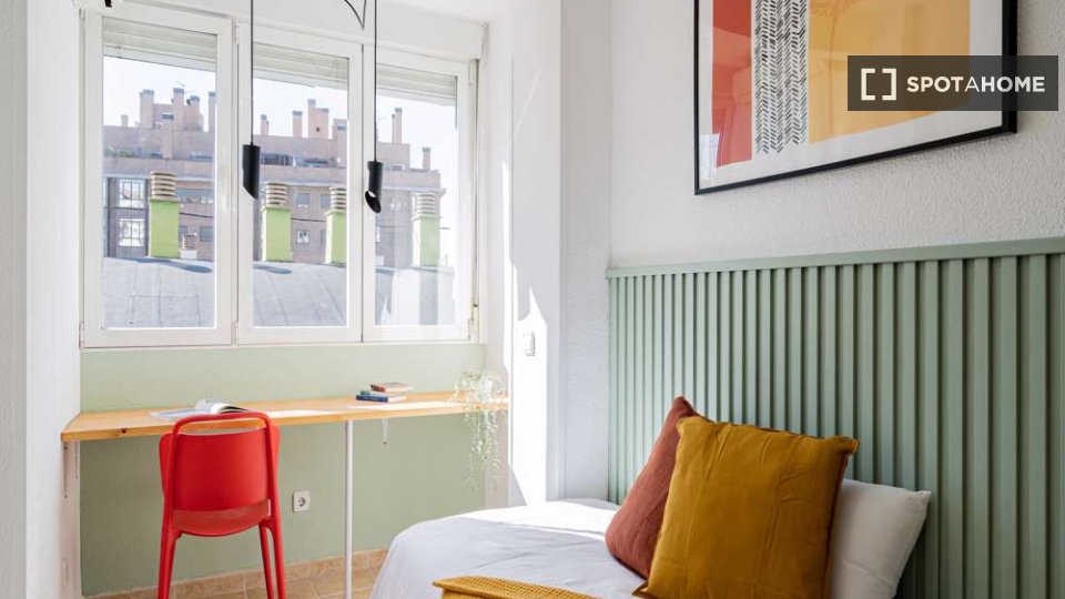 Double room Madrid, 4 beds — photo 14