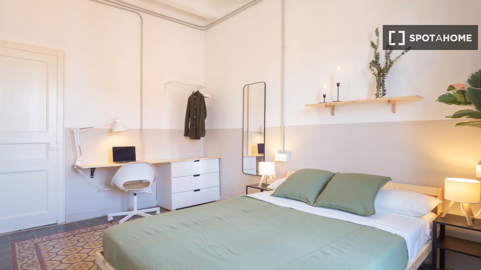 Double room Barcelona, 4 beds, 90m² — photo 12