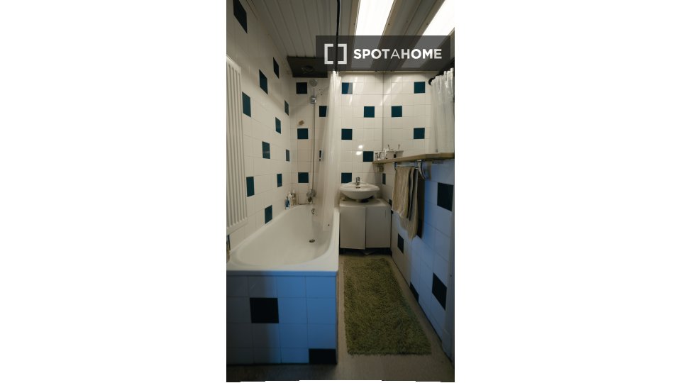 Double room Brussels, 2 beds, 65m² — photo 5