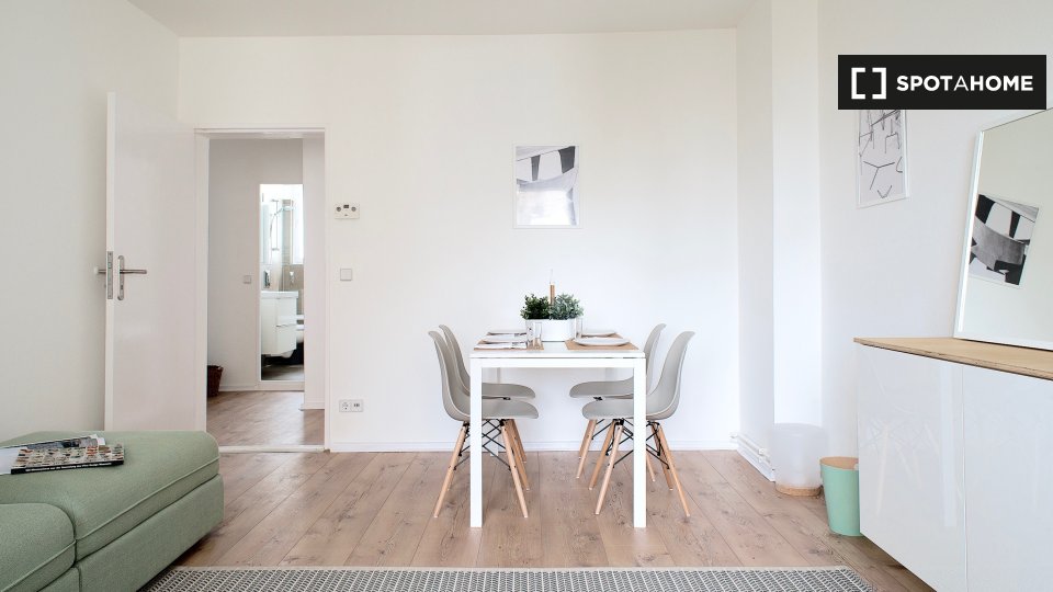Apartment Berlin, 2 beds, 69m² — photo 1