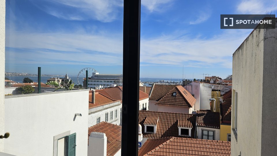 Apartment Lisbon, 2 beds — photo 17