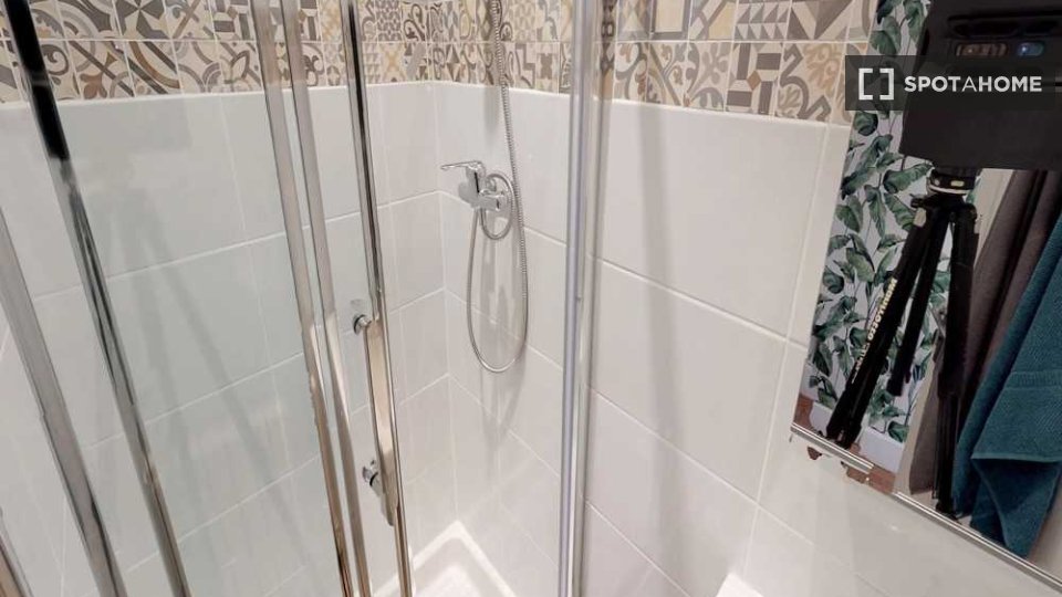 Double room Lyon, 4 beds, 80m² — photo 7