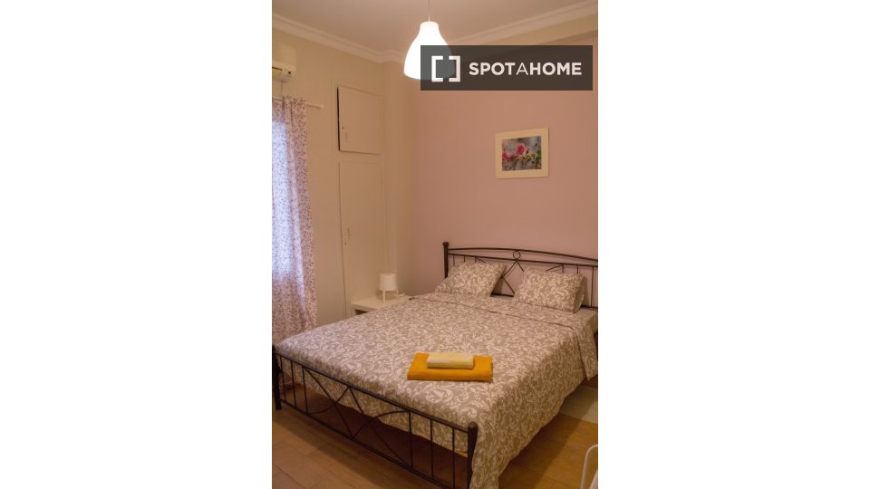 Double room Athens, 2 beds — photo 18